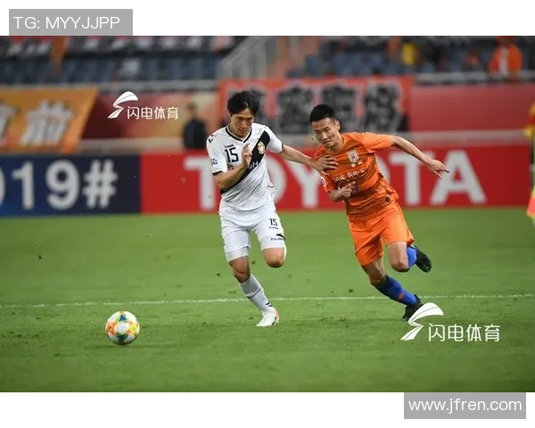 亚冠小组赛首轮精彩对决庆南队迎战鲁能队展现足球魅力